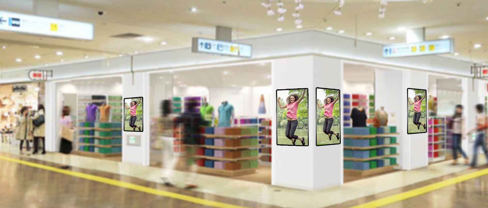 店舗入り口に43型液晶ガラストップデジタルサイネージを設置したイメージ画像